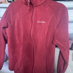 Columbia Fleece Sweater Color Wine