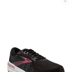 Good condition brooks women 9.5
