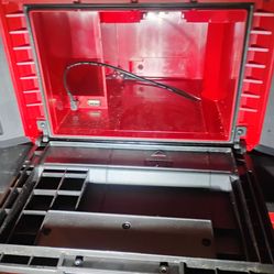 Milwaukee M18 packout radio/charger