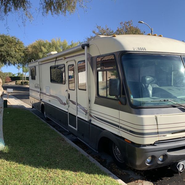 1996 pace Arrow vision 35 foot wide body motorhome for Sale in March