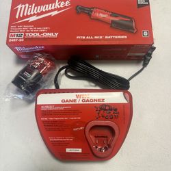 Milwaukee M12 Ratchet Set With Battery And Charger 