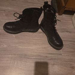 Women's Boots With Side Zippers