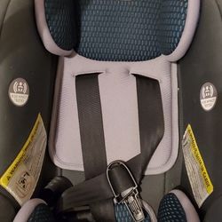 Evenflo LiteMax DLX Infant Car Seat with FreeFlow Fabric and SafeZone Load Leg Base 