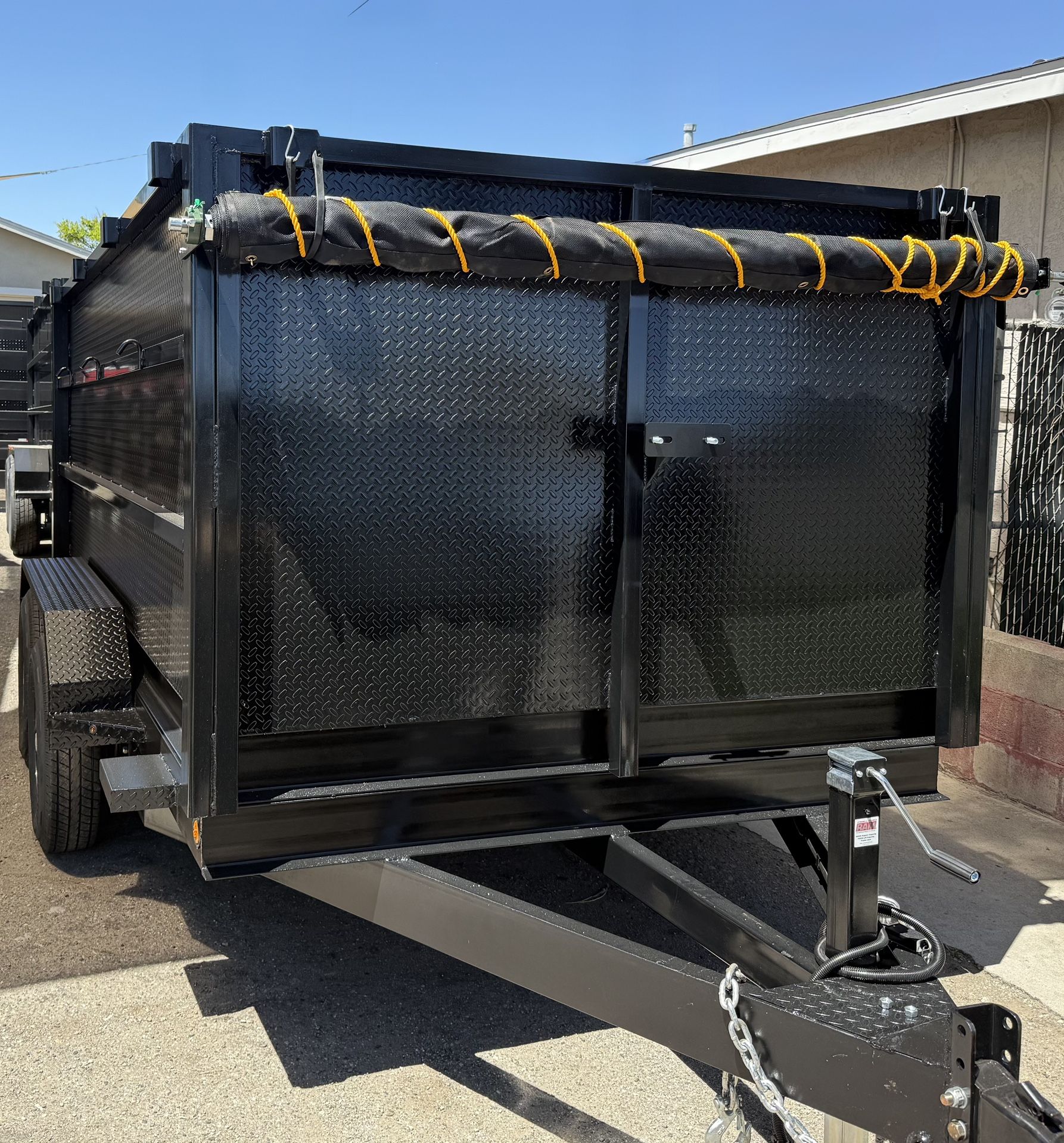 Hydraulic Scissor Lift Dump Trailer with RAMPS, DRINGS, TARP & SPARE TIRE