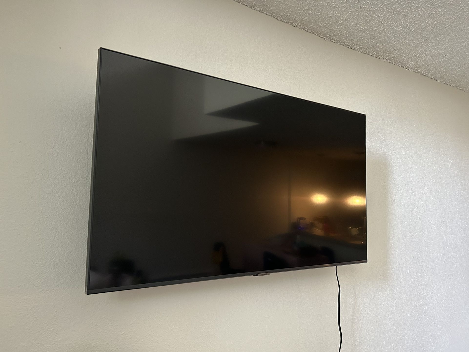 Samsung TV and Mount