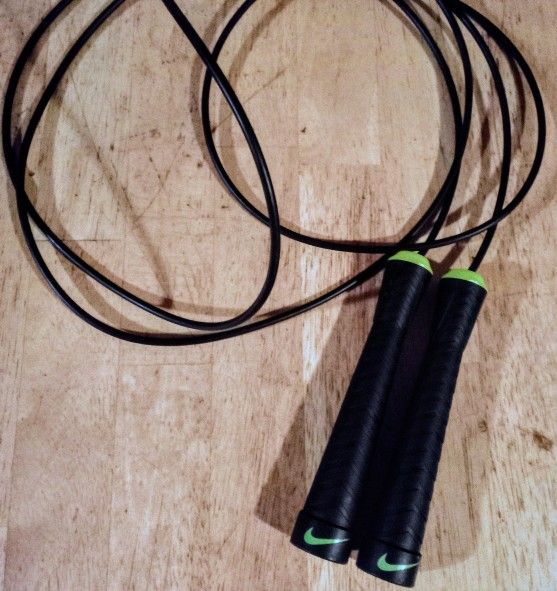 NIKE JUMP ROPE