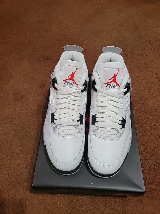 Air Jordan 4 Retro White Cement Sz 11 (2025)