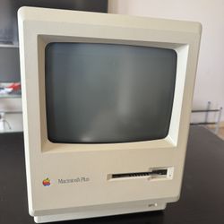 Macintosh Plus 1MB 