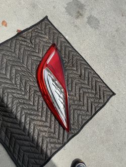2012 PORSCHE PANAMERA (right ) tail light