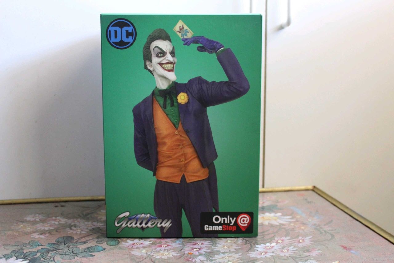 Diamond Gallery - The Joker Statue