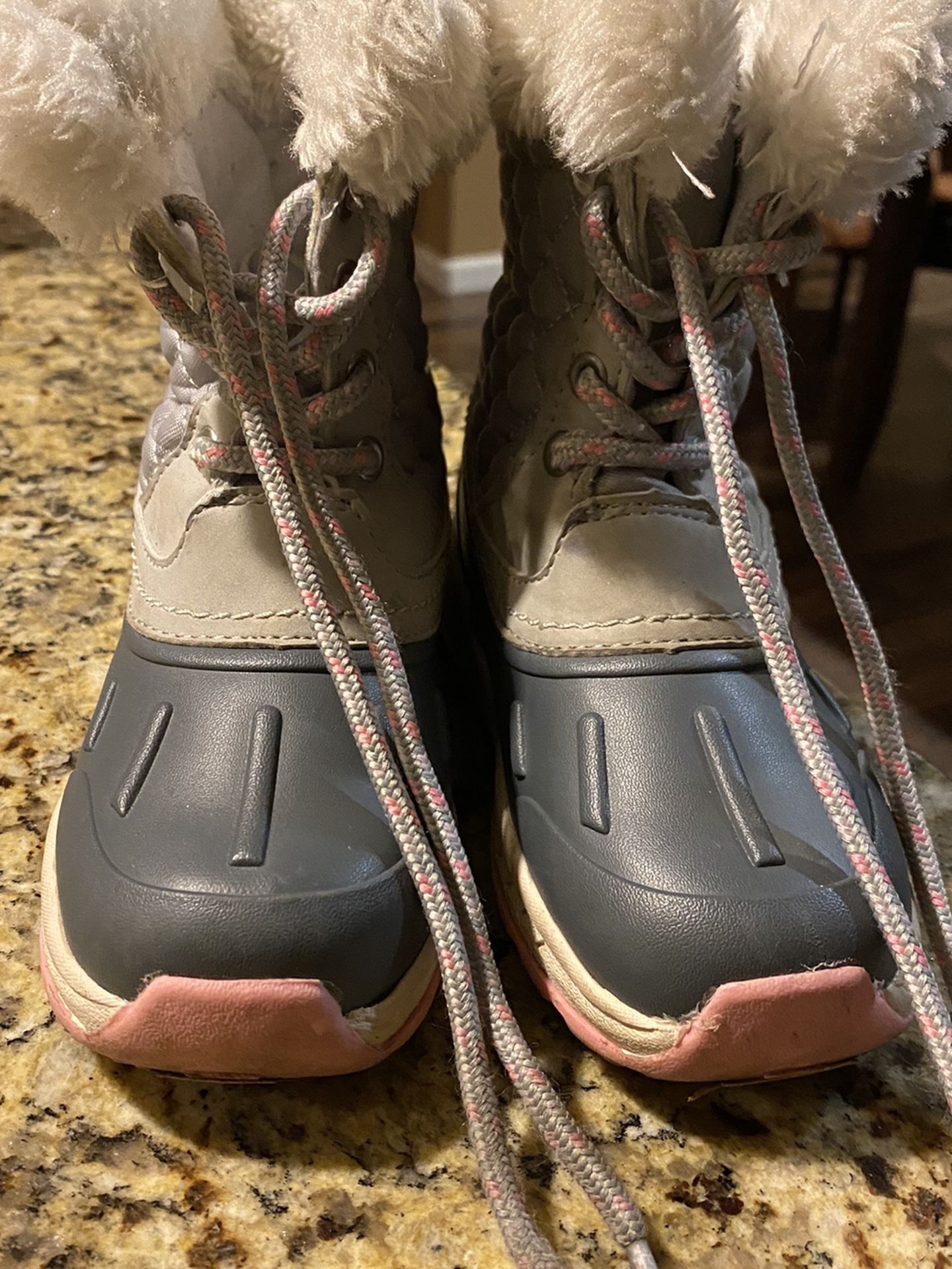 Girl’s Snow Boots Size 11