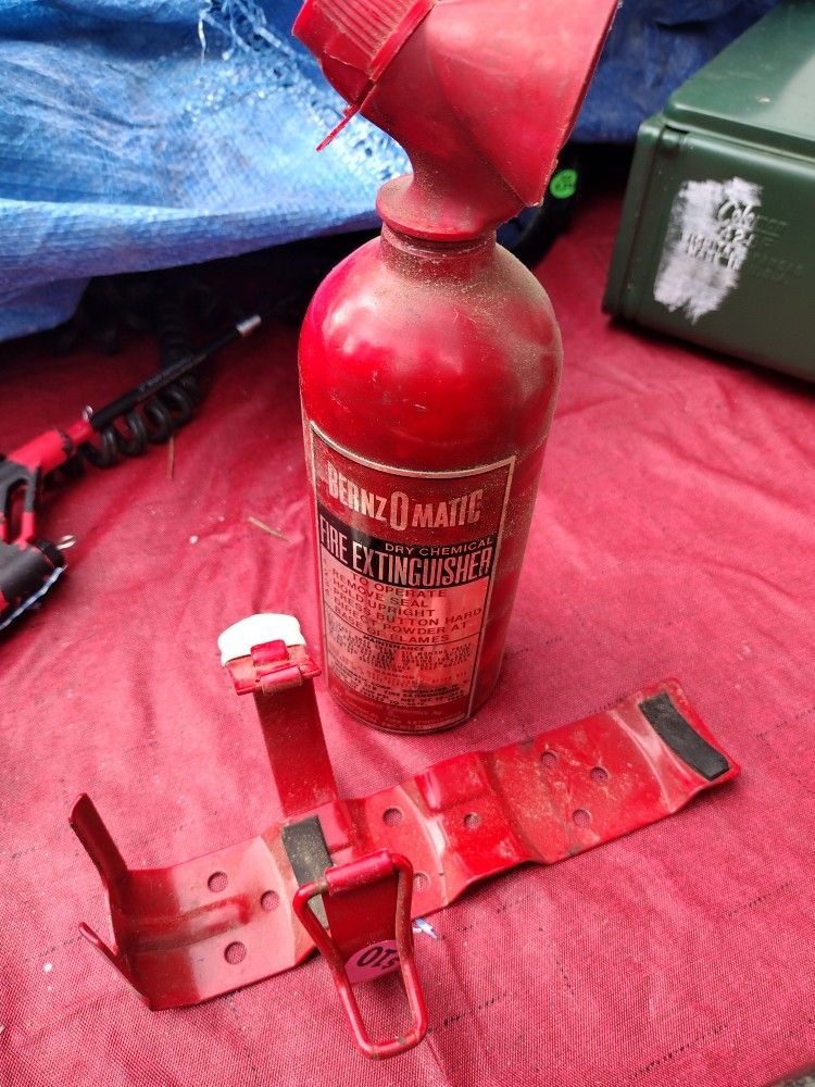 BurnzOmatic Fire Extinguisher 