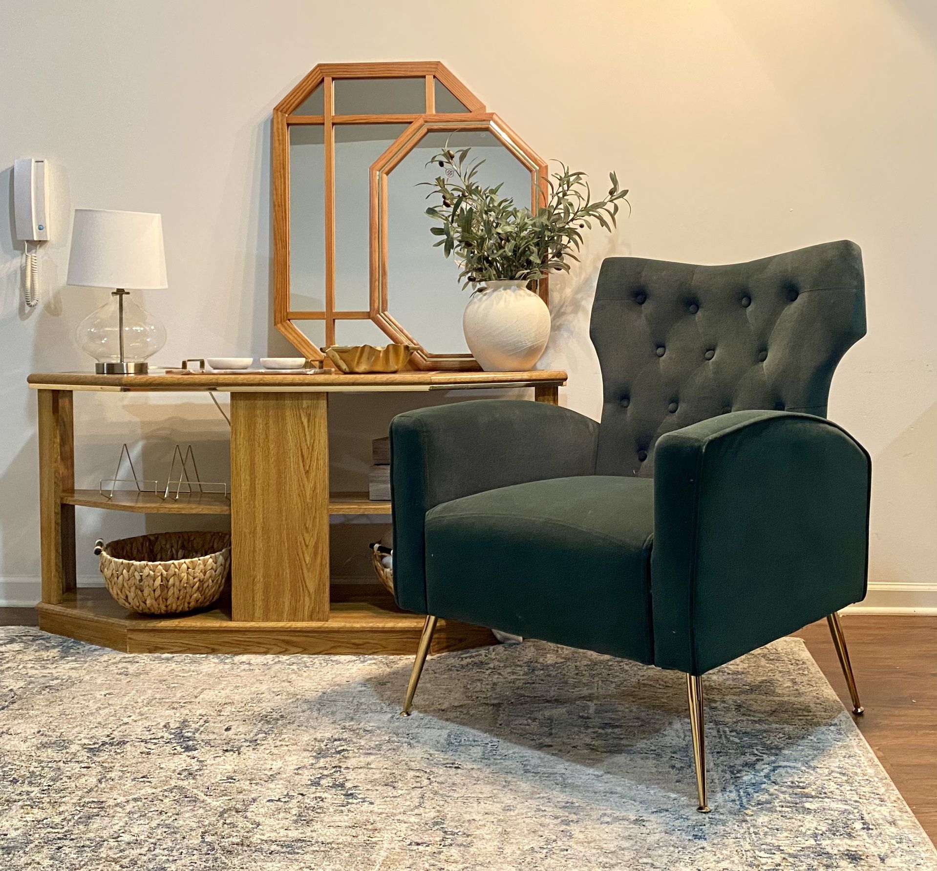 Velvet Wingback Accent Chair – Elegant & Cozy!✨💚