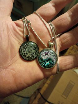 2 Pendant 1is Ying Yang Sign Other Just On Chain In Perfect Condition 