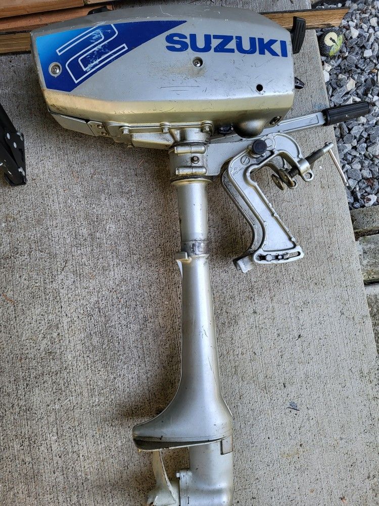 Suzuki DT2 Outboard Boat Motor