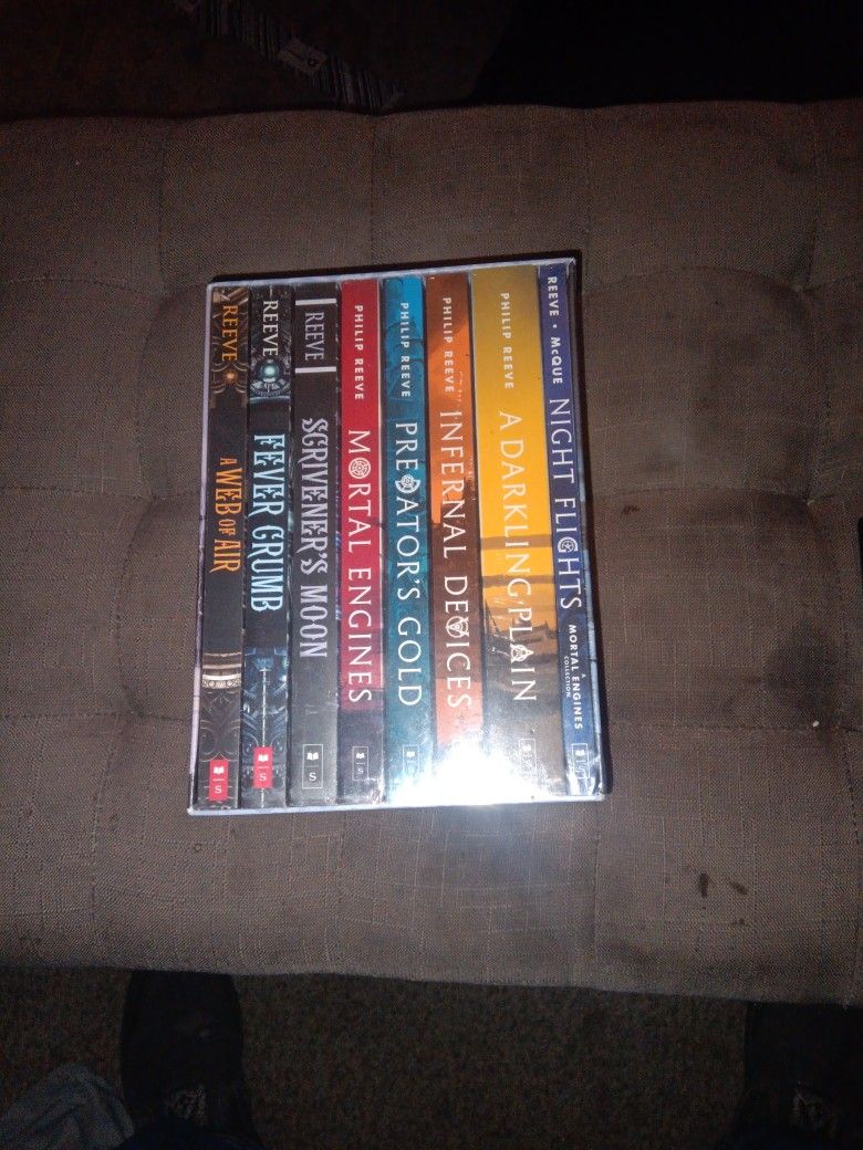 Mortal Engines, Eight Book Collection 