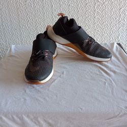 Size 10 - Nike Air Zoom Strong Black