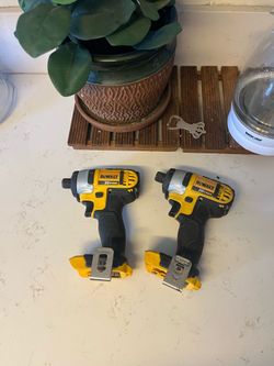 Dewalt 20v taladros de impacto $50 each cada uno firme precio