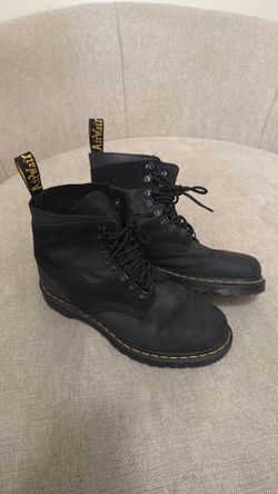 Dr . Martens / Doc Martens - men’s sz 11 - 1460 Pascal