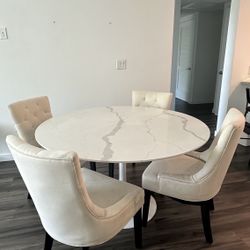 Dining table set