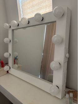 Vanity mirror