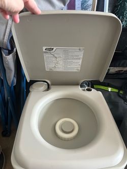 Portable toilet