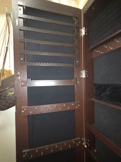 Hangin jewlery box with mirror