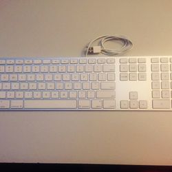 Apple Wired USB Aluminum Keyboard