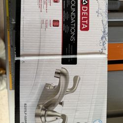 Delta Foundations 4” Centerset 2-Handle Bathroom Faucet.