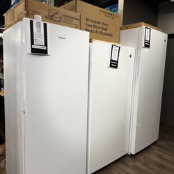 1-2 Door Freezers (Take It Home In Payments/ llévatelo a casa en pagos) 