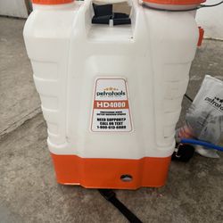 Petratools 4-gallons sprayer
