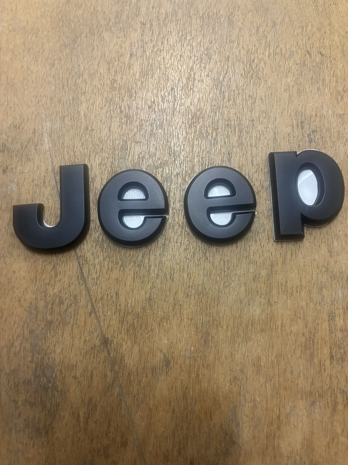 New OEM 2018-2025 Jeep Wrangler JL Gladiator Front Fender Emblem Left or Right