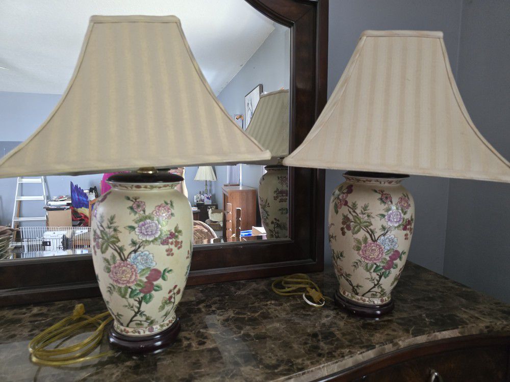 (2) Vintage Ceramic Floral Lamps