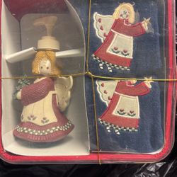 Holiday Angel Ceramic Soap Dispenser With Towels