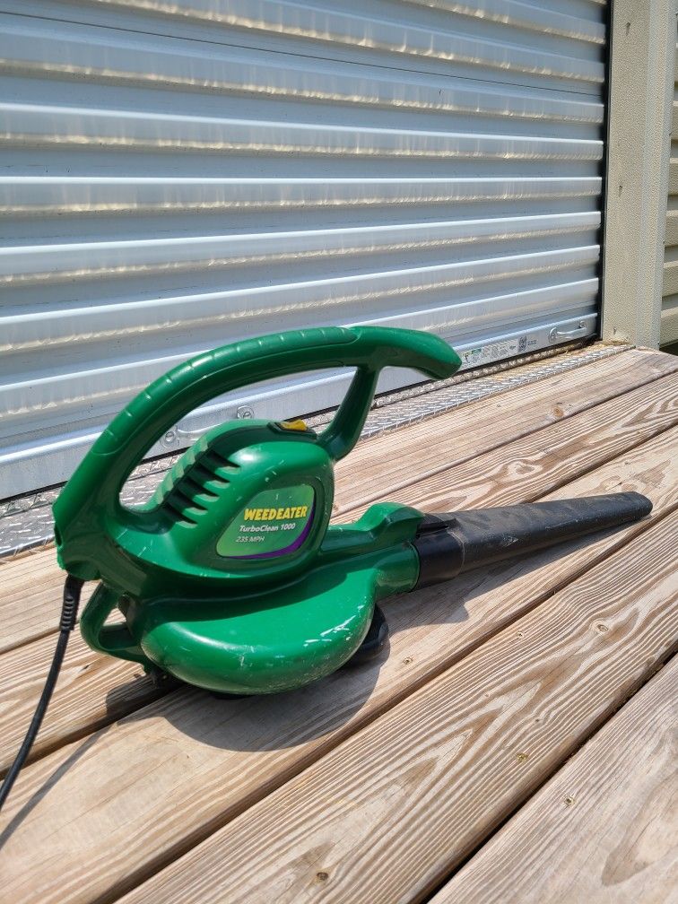 Weedeater TurboClean 1000 235mph Corded Electric Blower