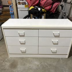 White 6 Drawer Dresser