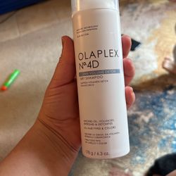 Olaplex N4 D Dry Shampoo On