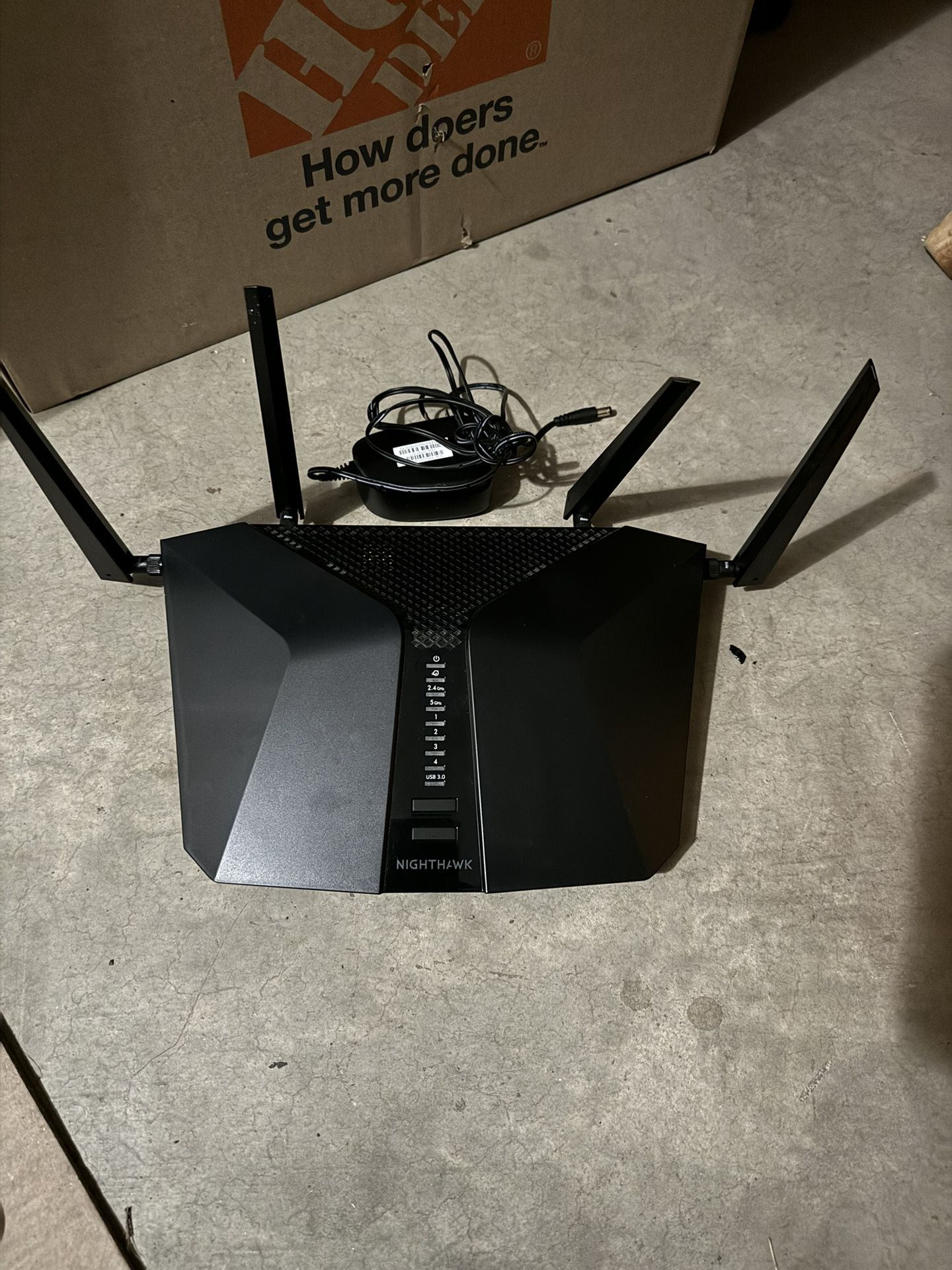 Nighthawk Ax6 Ax4300 Router Like New