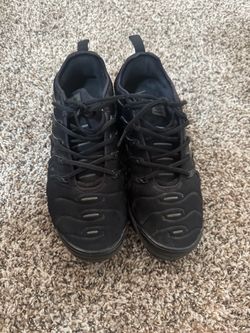 Nike Air Max Plus Triple Black Sneakers