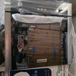 Magic Chef
24 in. 2.2 cu. ft. Single Electric Wall Oven with Convection and Manual Clean
New open box item