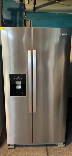 36”in wide 68” height whirlpool frige 2 months use like new