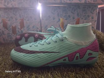 Soccer cleats us size 2youth