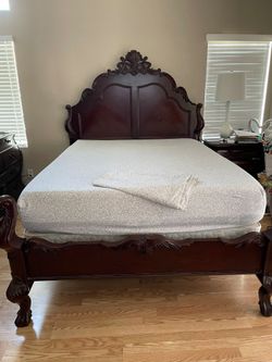 Queen bed set 3 included