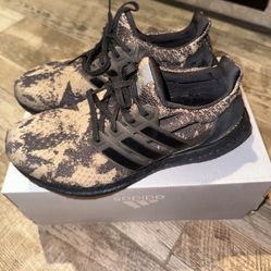 Woman Adidas Ultraboost 