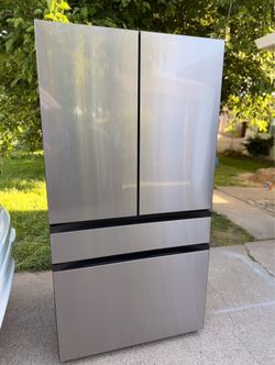 Refrigerator counter depth