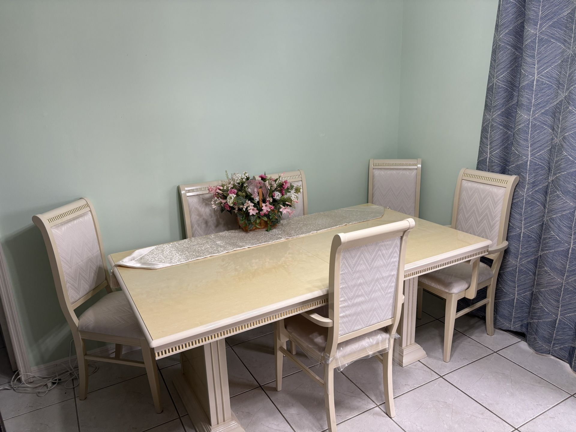 Dining Table With 6 Chairs