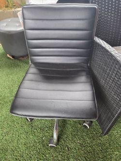 Desk chair