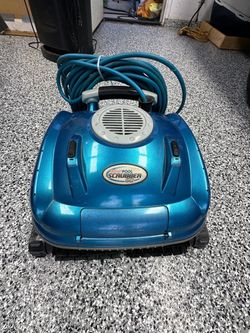 Large pool robotic water pump vacuum