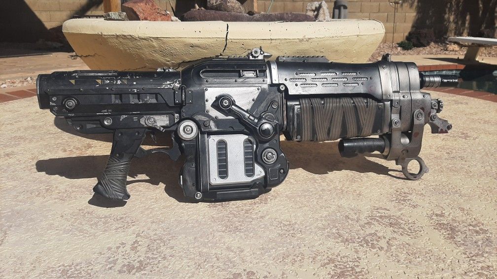 Gears Of War Replica Lancer Gun