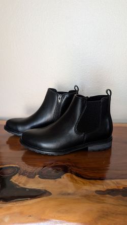 New black ankle boots size 6.5